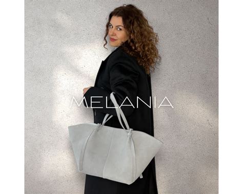 MELANIA GREY