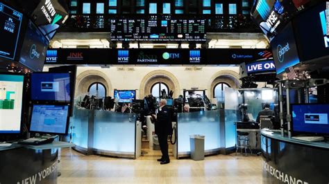 Stocks Business News 的图像结果