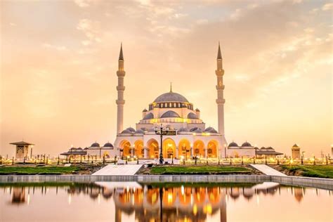 Sharjah Mosque - An abiding symbol of Faith - Safari Plus India, Travel ...