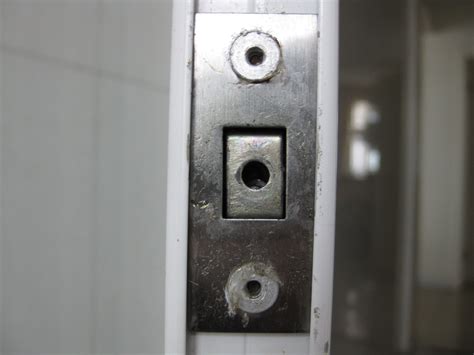 厕所的门锁坏了 门锁怎么拆装_百度知道