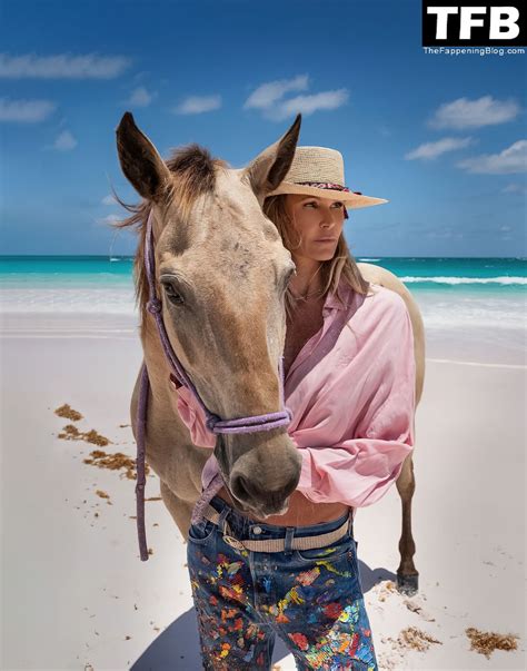 Elle MacPherson Nude & Sexy – Elle France July 2022 Issue (16 Photos) | #TheFappening