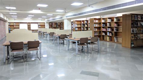 Fashion Business Management Course | Degree Course at IIAD