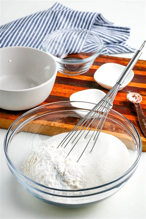 How to Make Easy Homemade Cake Mix From Scratch - Flour on My Fingers