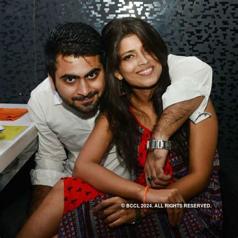 Party at Illusions pub Photogallery - ETimes