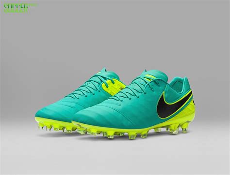 耐克Motion Blur系列套装耀眼来袭 - Nike_耐克足球鞋 - SoccerBible中文站_足球鞋_PDS情报站