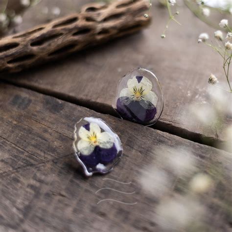 Plush Pansy Pin – Leafy Affair