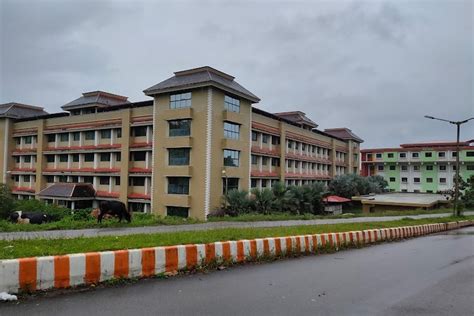Vivekananda College of Engineering & Technology Puttur Campus: Photos ...