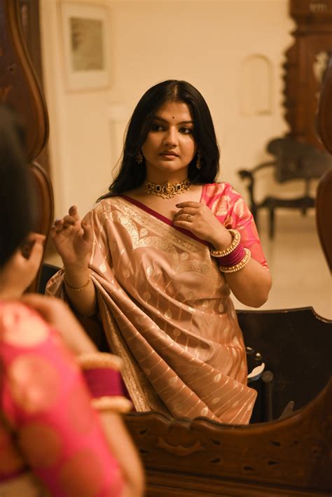 'Ruhani' Dusty Pink Scallop Style Border Satin Silk Banarasi Saree ...