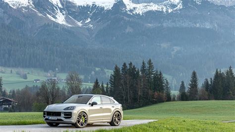 Cayenne E-Hybrid Coupé Crayon - Porsche Newsroom