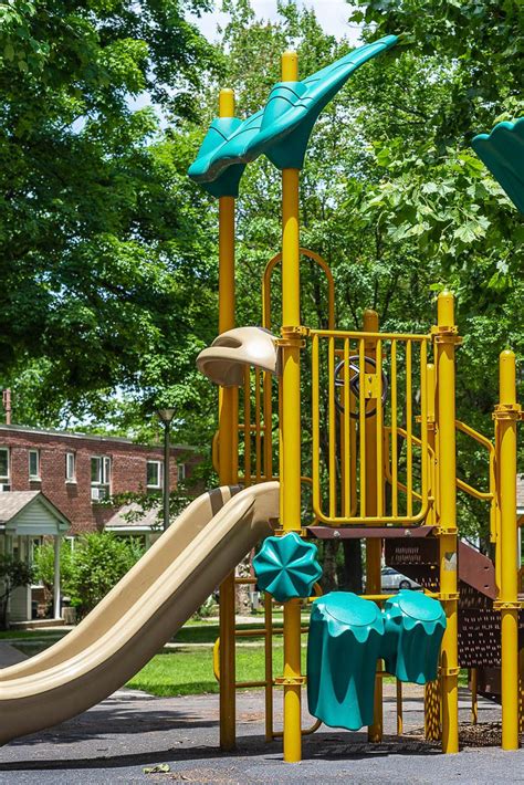 Fresh Meadows Apartments - Photo Gallery of Rentals