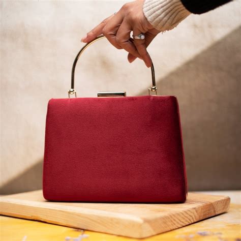 Maroon Fabric Clutch - Artklim