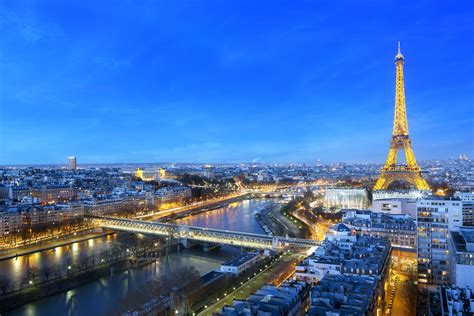 Paris Travel Guide
