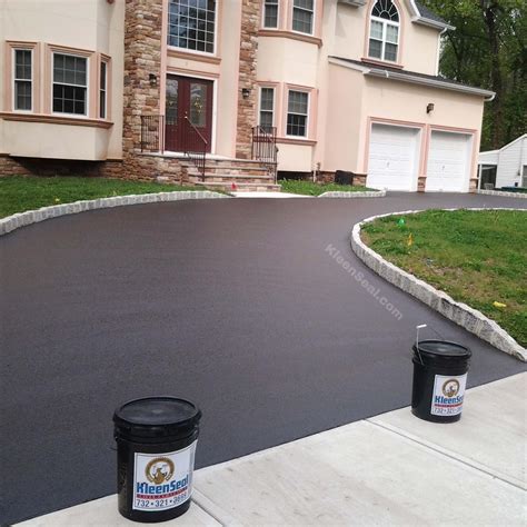 Driveway Sealing and Sealcoating in Fords, NJ | Kleen Seal