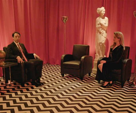 Late Night With Seth Meyers Spoofs Twin Peaks In 4:3
