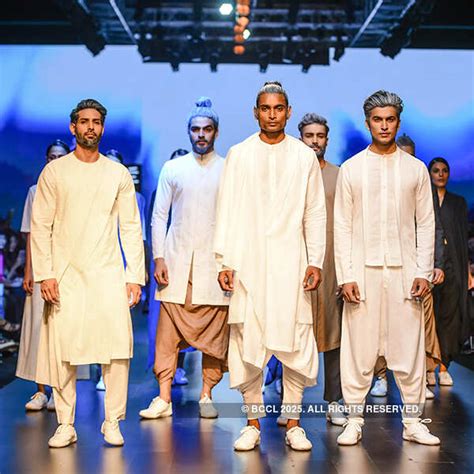 Sony Kaur walks the ramp for Urvashi Kaur on Day 1 of the Lakme Fashion ...