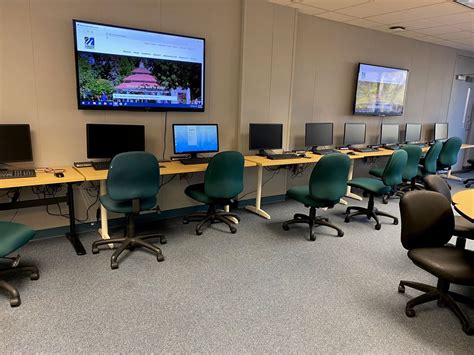 University Computer Labs 的图像结果