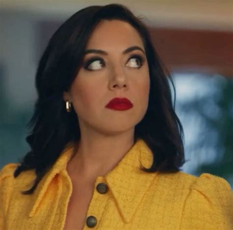 Aubrey Plaza Ritz Commercial 的图像结果