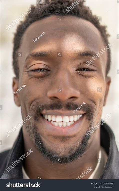 Generic Profile Man Smiling 的图像结果