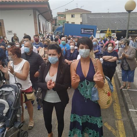 Concentración vecinal en Posada de Llanes para exigir la reapertura ...