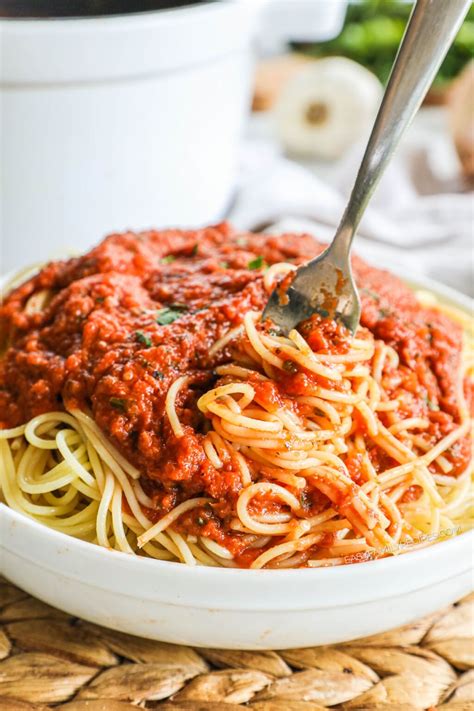 Spaghetti Marinara · Easy Family Recipes