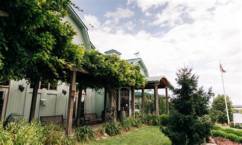 Vineyard Tours – Fox Run Vineyards