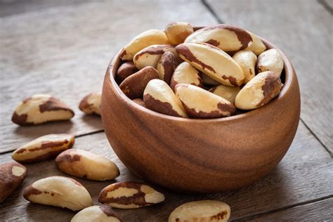 Brazilian nuts: antioxidant properties and health benefits