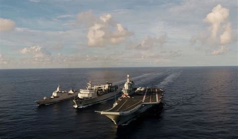 2019年12月17日，山东舰入列中国海军，双航母时代来临_辽宁