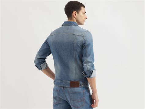 Slim Fit Spread Collar Solid Denim Jacket – United Colors of Benetton Store