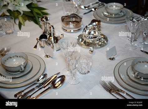 Formal Setting Table Setting 的图像结果