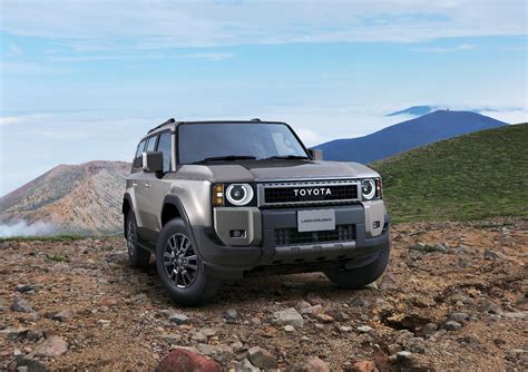 【ランクル”250″・”70″比較】丸目ライト ランクル”250″と”70″違いは？ランクル250と70の見分け方をご紹介します - 高崎 ...