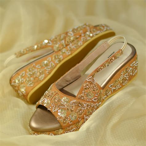 Zubeida Wedges | Golden Royal Bridal Footwear from India – aroundalways