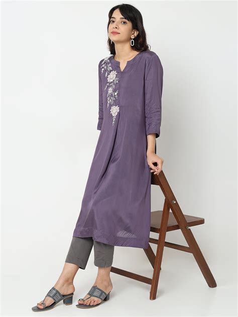 Nylangan Straight Fit Embroidered Kurta