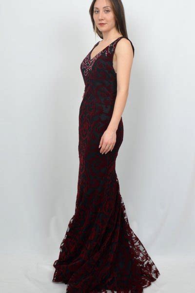 Burgundy Straplez Dantel İşlemeli Fırfırlı Balık Bordo Uzun Abiye ...