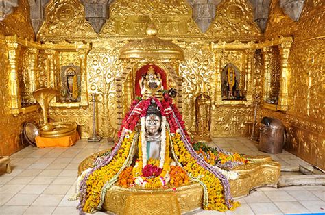 Image result for Wedding Marathi Bride Look