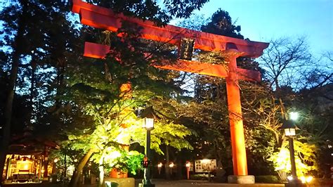 本日10月21日は「あかりの日」です。境内のライトアップは秋の澄んだ空気の中、とても綺麗に輝いております♪ | 冠稲荷神社ブログ