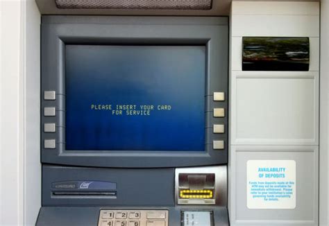 野猪尖-用Payoneer万事达预付卡在中国建设银行ATM机取款500元