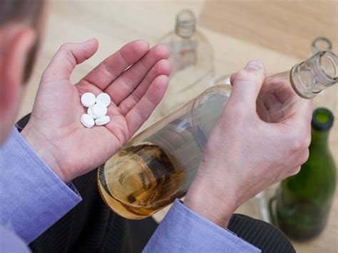 Can You Mix Alcohol And Paxlovid? - Premiere Addiction Recovery