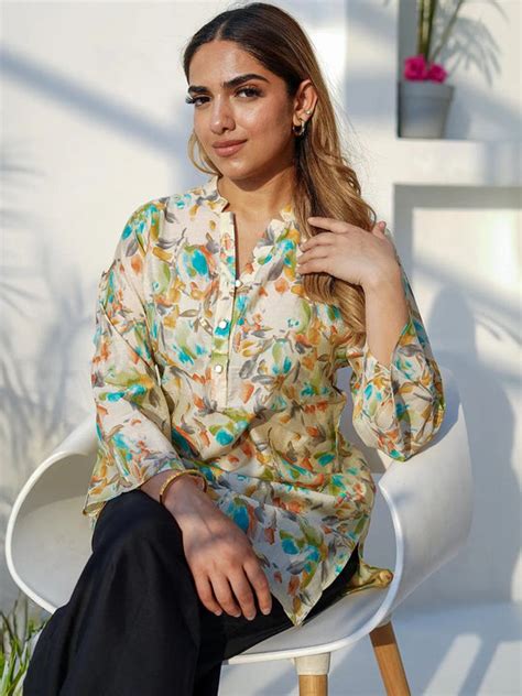 Buy Short Kurtis for Women Online in India | Libas