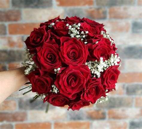Red Bridal Bouquet | Bunga, Pengantin, Dekor