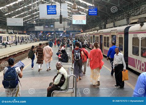 Mumbai India Local Train 的图像结果