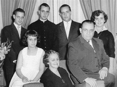 Quiénes fueron los padres y hermanos del Papa Francisco: la historia ...