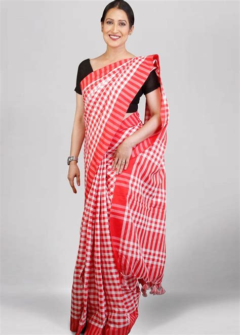 Get Handloom Checkered Red Saree at ₹ 756 | LBB Shop