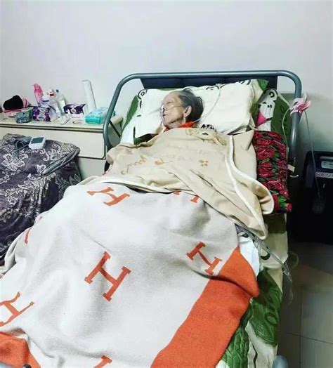 范玮琪75岁母亲因病去世，晚年深受病痛折磨