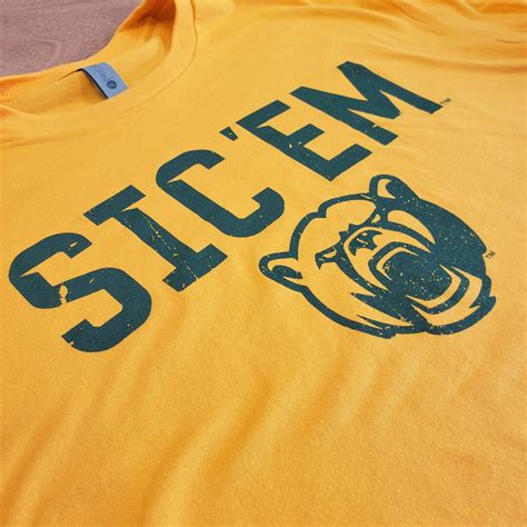 Baylor University Apparel BU Bears Sic 'em Logo Unisex Short Sleeve T ...