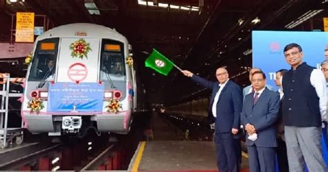 Delhi Metro unveils first refurbishment metro train; total 70 trains to ...