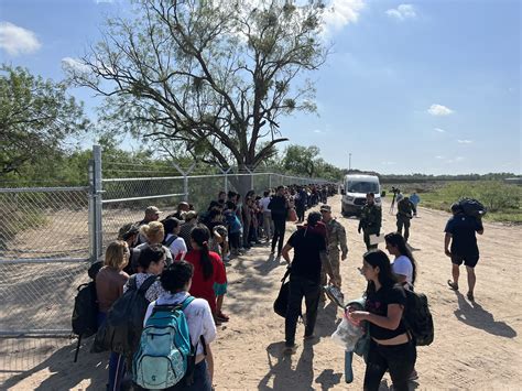 Bill Melugin on Twitter: "One of the biggest single groups I’ve ever ...