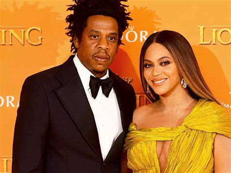 What did Jay-Z whisper to Beyoncé just before Grammy acceptance? Lip ...