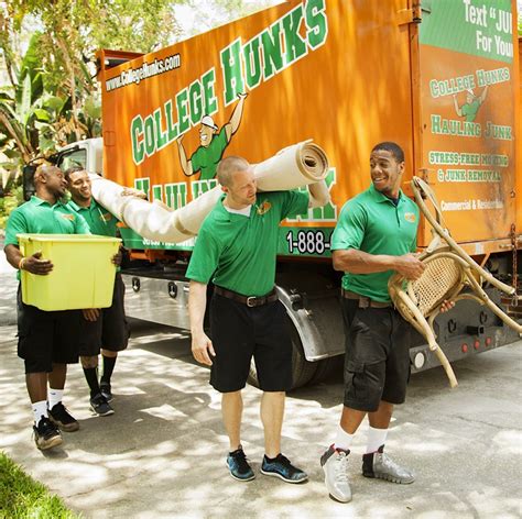 College HUNKS review: How to tell if this top national mover is right ...