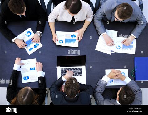 Bussiness People Meeting 的图像结果