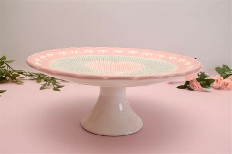 'Enchant' Pink Heart Cake Stand – Peppylittlethings.com